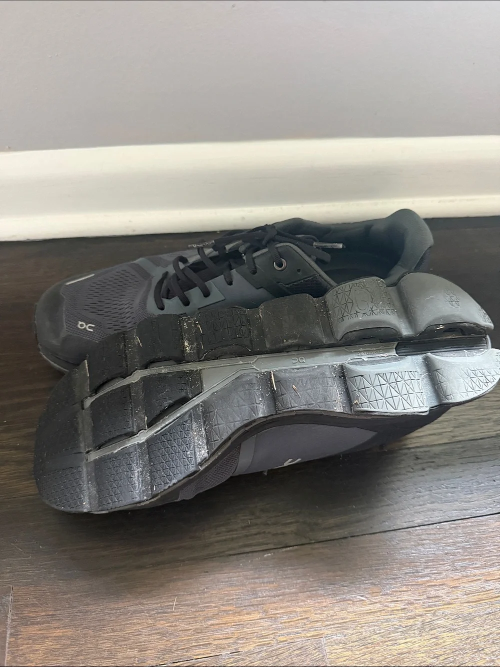 On Running Men's Black Athletic Cloud-Style Running Shoes